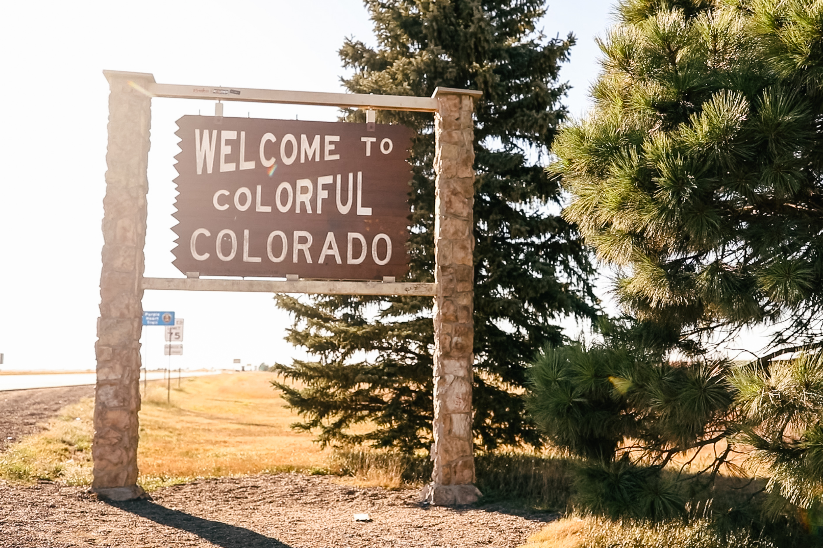 Welcome to Colorado sign